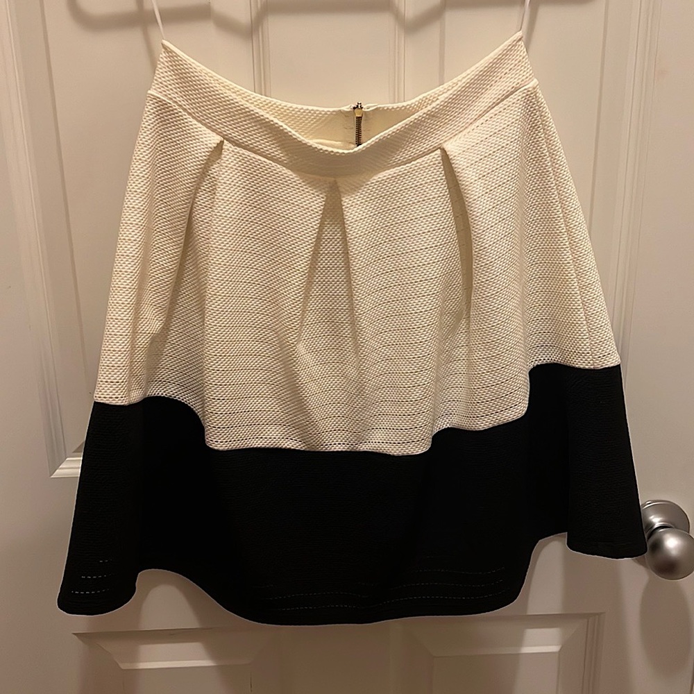 Miami dress skirt preowned in great condition.